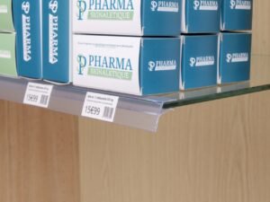 Réglette clipsable plate transparente version inclinée pour étagère verre