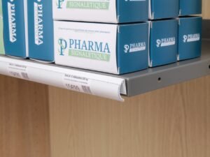 Réglette blanche aimantée version galbée pour étagère métal